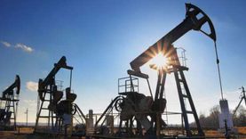 أسعار البترول تحقق مكاسب عالمية في بداية تداولات الأسبوع