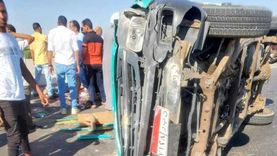 مصرع 3 أشخاص وإصابة 7 في حادث انقلاب سيارة على طريق «الضبعة - القاهرة»