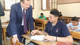 محافظ المنوفية يتابع انتظام لجان امتحانات الشهادة الإعدادية