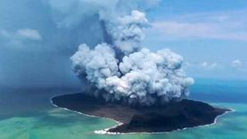 بركان تونجا يثور بقوة مجددا.. خسائر جسيمة وأزمة تعيق المساعدات (فيديو)