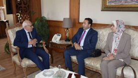 محافظ بورسعيد يستقبل نائب «القومي لتنظيم الاتصالات» لبحث سبل التعاون