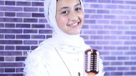«أبرار» طفلة عمرها 12 عاما تُحفّظ القرآن للأطفال: «نفسي أبقى دكتورة»