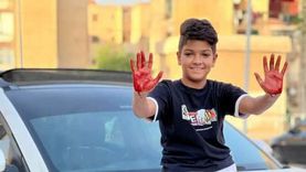 «محمد أسامة» طفل أغنية الغزالة رايقة يشترى سيارة.. وخايف من الحسد