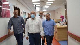 محافظ بورسعيد يشيد بمستوى الخدمة الطبية داخل مستشفى النصر التخصصي