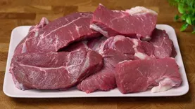 انخفاض طفيف بأسعار اللحوم اليوم في الأسواق .. «اعرف البلدي بكام»
