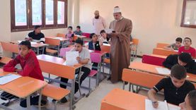 طلاب الأزهر يؤدون امتحاني العلوم وأصول الدين بعد قليل