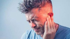 جامعة «ستانفورد»: صفير الأذن علامة جديدة على الإصابة بمتحور أوميكرون