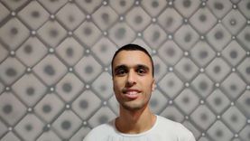 وفاء «أحمد» لجده جائزته التفوق بالثانوية.. ذاكر جنبه في المستشفى وجاب 92%