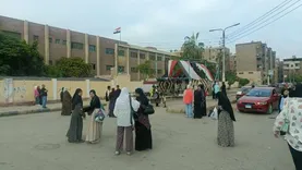 «تعليم القاهرة»: طلاب الثانوية العامة يؤدون امتحاني الكيمياء والجغرافيا السبت المقبل