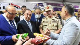 محافظ الإسكندرية يفتتح معرض «السلع الغذائية» بتخفيضات تصل إلى 30%
