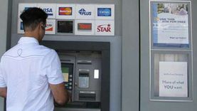 خبير: إعفاء تحويلات المحافظ الإلكترونية.. و5 جنيهات رسوم السحب من ATM