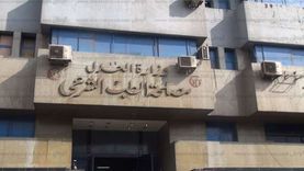عرض طالبين متهمين بقتل مشرف أمن جامعة حلوان على الطب الشرعي