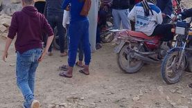 مصرع وإصابة عاملين داخل خلاطة أسمنت خرسانية في سوهاج
