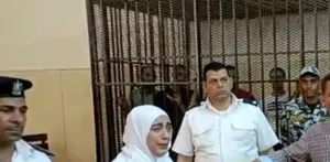 انهيار الأم بعد إحالة أوراقها للمفتي لاتهامها بالتخلص من ابنها بمساعدة عشيقها