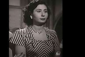 الفنانة منى داغر