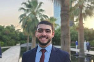 عبدالرحمن حسن طالب مصري تفوق في الثانوية العامة بالكويت