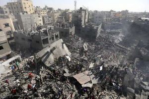 قصف المباني التعليمية في قطاع غزة
