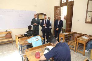 محافظ المنوفية ووكيل وزارة التعليم أثناء متابعة امتحانات الشهادة الإعدادية