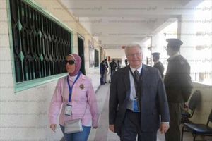 بالصور| قنصل أمريكا بالإسكندرية يتفقد بعض لجان كفر الشيخ.. ويؤكد: سعيد بنسبة الإقبال