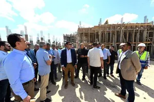 وزير الإسكان يتفقد مشروعات سكن لكل المصريين بمدينة برج العرب