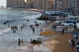 شواطئ الإسكندرية اليوم