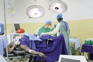 القافلة الطبية المصرية بجنوب السودان أثناء إجراء عمليات جراحية
