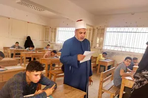 خلال متابعة رئيس منطقة مطروح الأزهرية امتحانات الشهاده الاعداديه