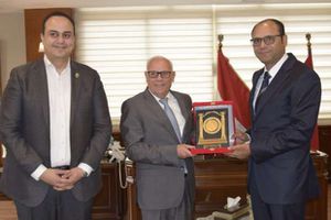 وزير الصحة الليبي ومحافظ بورسعيد