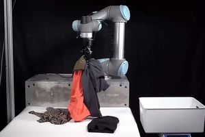 روبوت جديد لتنظيف الملابس