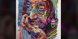 غني يبدع في لوحة السيدة العجوز بمئات الأوراق الملونة: «عملها بعد 40 ساعة»