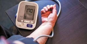 نصائح لمرضى ضغط الدم المرتفع.. كيف تحمي نفسك من المضاعفات الصحية؟