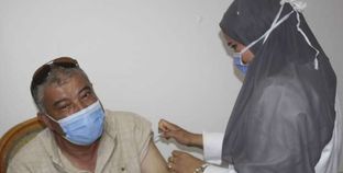 حملات تطعيم المواطنين بلقاح «كورونا» ساهمت فى تراجع الإصابات