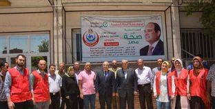 فريق الفحص بمعهد جنوب مصر للأورام بجامعة أسيوطمعهد