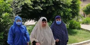 إحدى الحالات المتعافية بعد خروجها من مستشفى الحميات ببني سويف