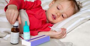طفل مصاب بالحمى القرمزية