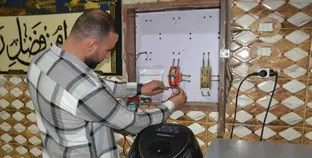 محمد عاصي يصمم جهاز خاص بتوليد الكهرباء