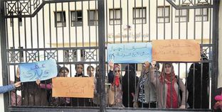 معلمات الغردقة خلال إضرابهن عن العمل للمطالبة بتعيينهن
