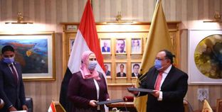 وزيرة التضامن خلال لقائها برئيس جامعة حلوان
