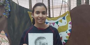 فتاة من الإسكندرية رسمت صورة للزعيم بأناملها