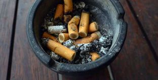 تمثل أعقاب السجائر المطفأة ضررا لا يقل خطورة عن نظيرتها المشتعلة