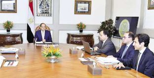 الرئيس «السيسى» خلال اجتماعه مع رئيس الوزراء ووزير المالية