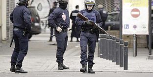 انتشار قوات الأمن الفرنسية فى شوارع باريس بعد الهجمات الإرهابية «أ. ف. ب»