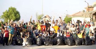 «هند» تشارك المتطوعين بتوعية رواد الشواطئ بمخاطر البلاستيك