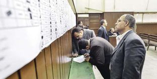 مرشحون يقدمون أوراق الترشح للبرلمان «صورة أرشيفية»
