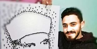 «محمد» نقاش يبدع في تحويل المسامير إلى لوحات فنية