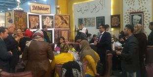 اقبال علي جناح الأزهر بمعرض الكتاب