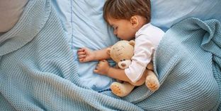 وضع مواعيد نوم ثابتة للأطفال مهم