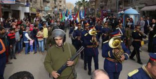 الموسيقى العسكرية تجوب شوارع المنوفية احتفالاً بذكرى عيد الشرطة