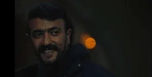 أبطال مسلسل حق عرب يحتفلون بنجاحه.. ويشاهدون الحلقة قبل الأخيرة (فيديو)