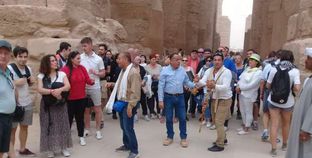 رغم سوء الأحوال الجوية.. توافد الاف السياح لزيارة الأماكن الأثرية بمصر